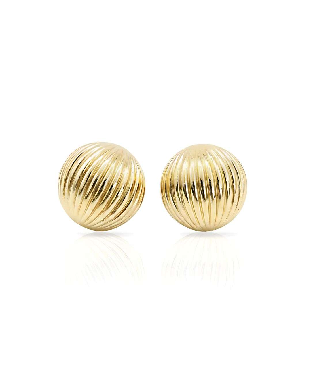 Globe Stud