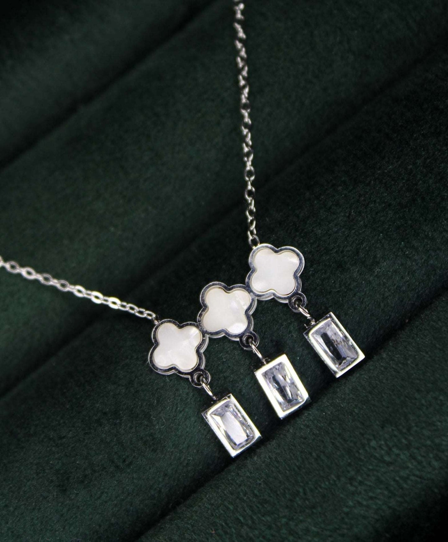 Mother of Pearl Clover Necklace