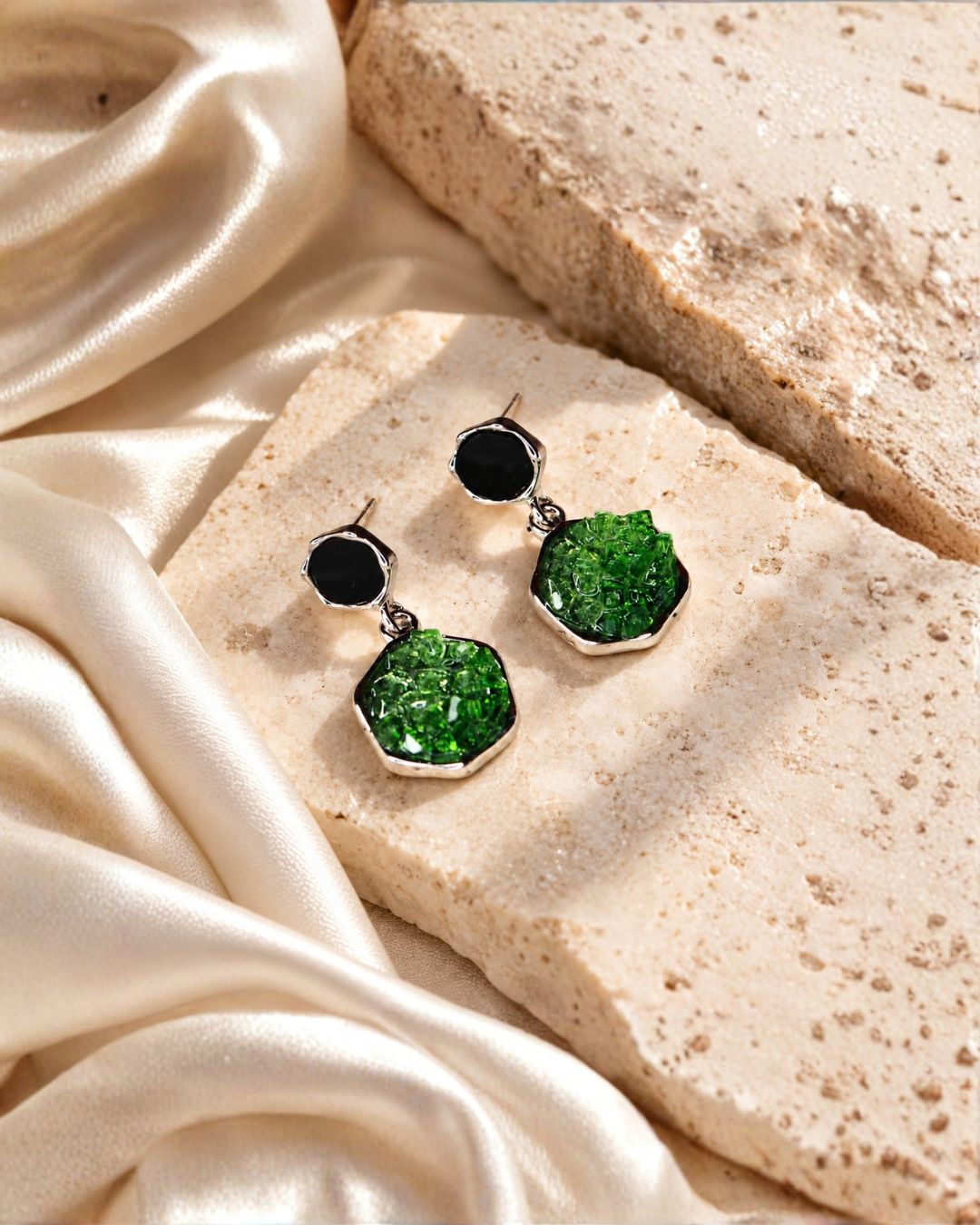 Crushed Stone Mini Dangler